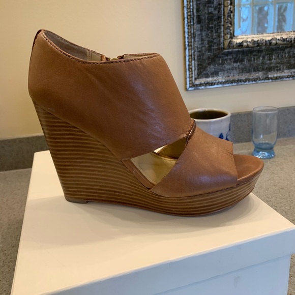 Sandals - Picture 2 of 5